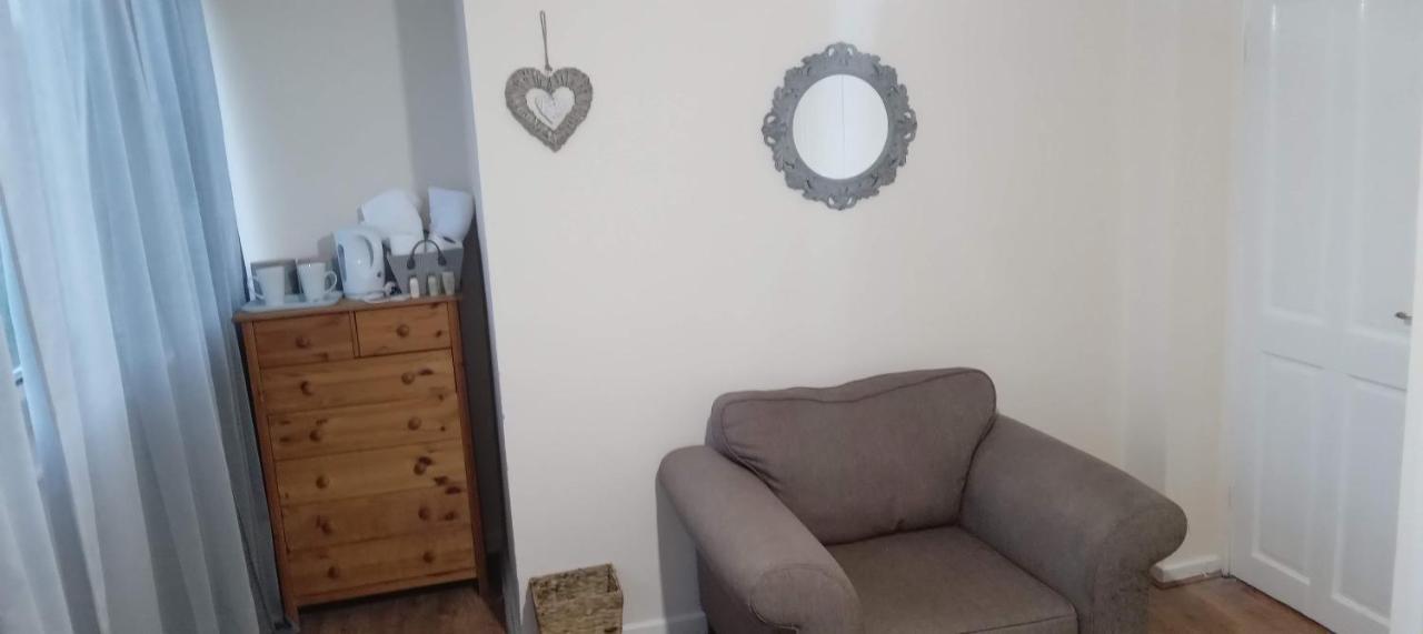 Comfortable Double Room Londyn Zewnętrze zdjęcie