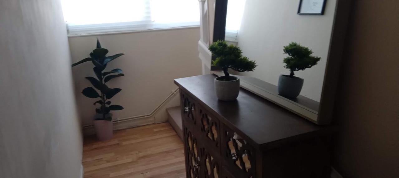 Comfortable Double Room Londyn Zewnętrze zdjęcie